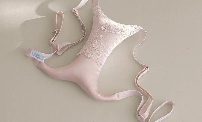 The Pillow Bra / For a decolletage that turns heads